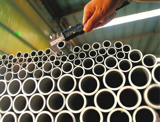 Évaluez le tuyau d'acier sans couture de chaudière de 304 tubes d'échangeur de chaleur/siffler la surface marinée